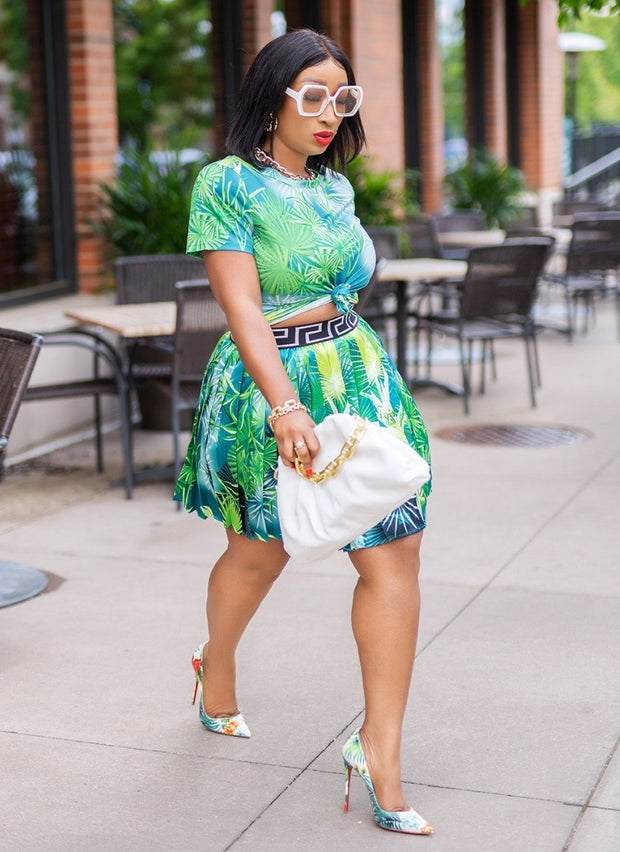 Arden Diva T-shirt and SKATER Pleated Skirt SET (NEW)